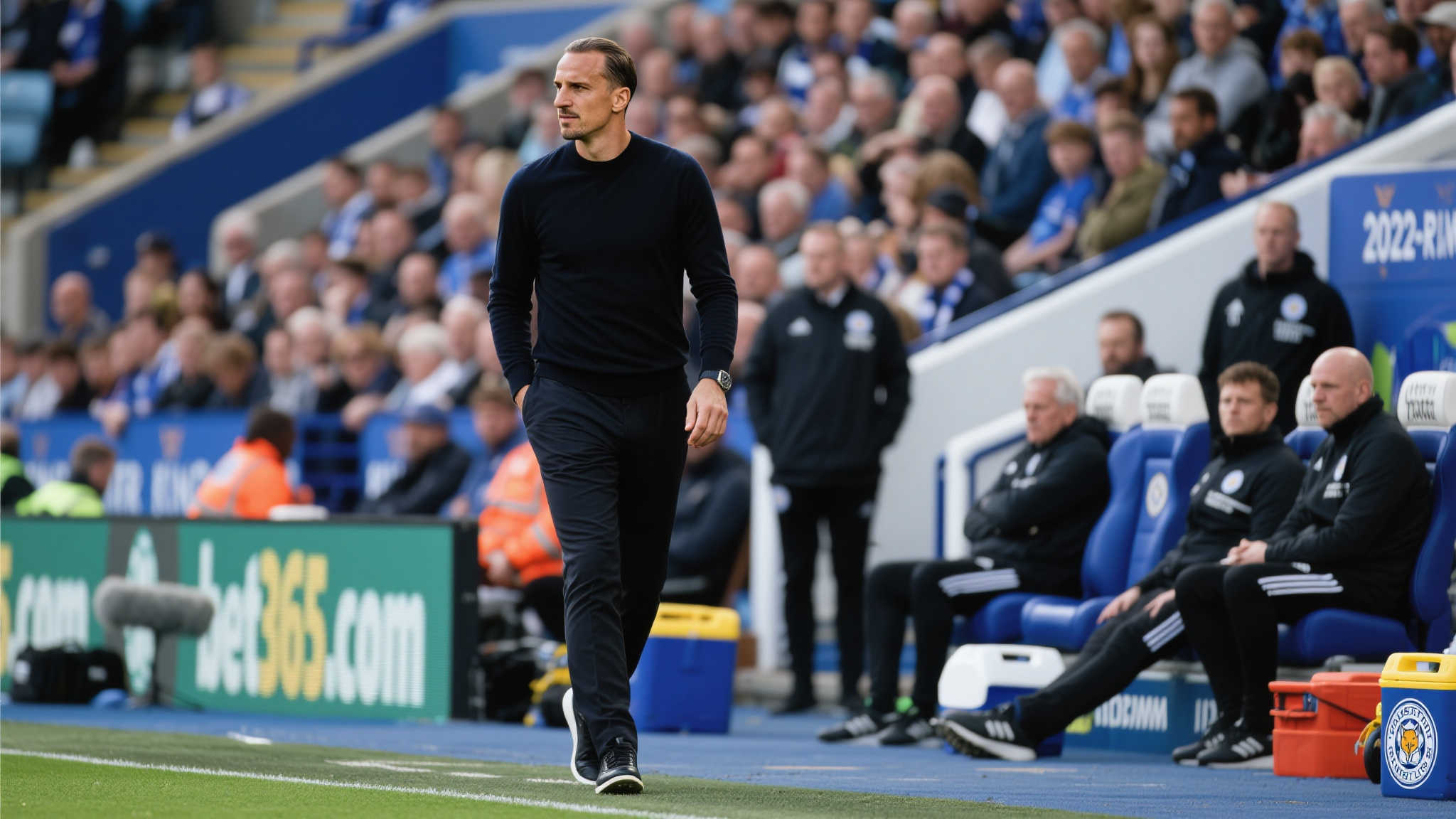 解约争议拖延宣布，莱斯特城早已定范尼离任命运